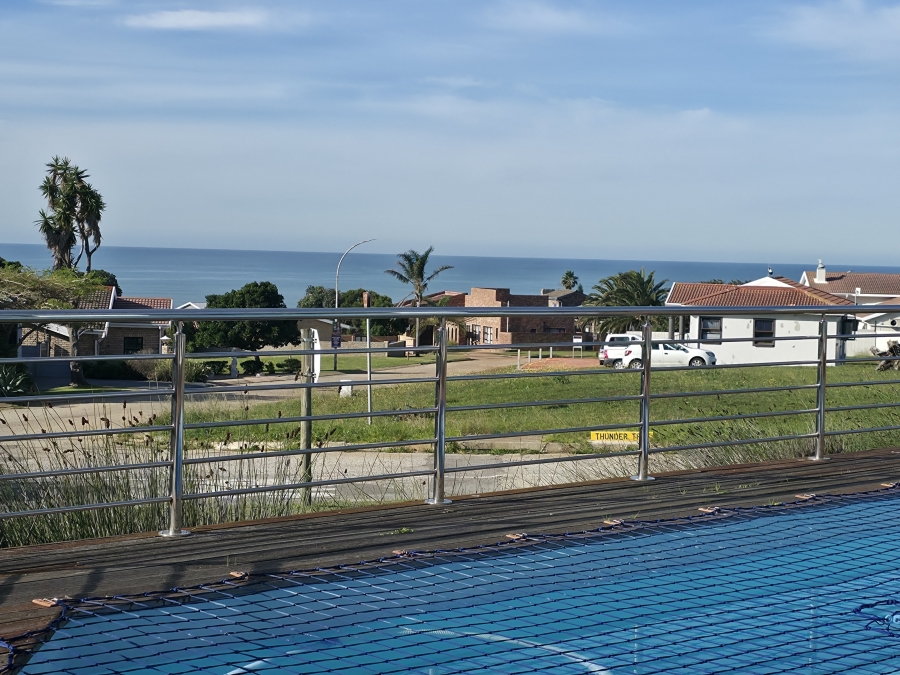 3 Bedroom Property for Sale in Wavecrest Eastern Cape